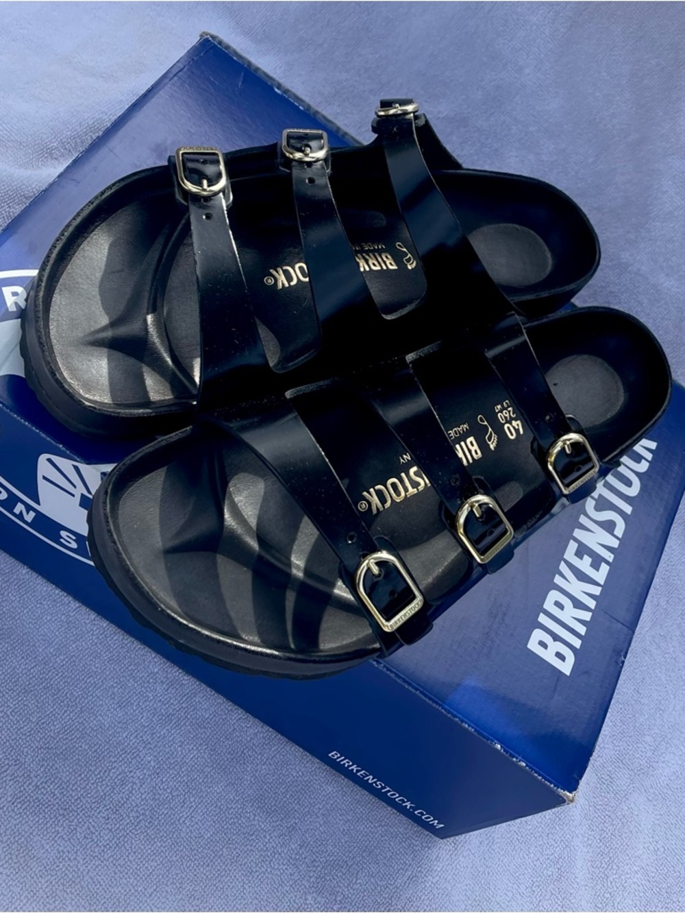 Birkenstock Black Triple-Buckle Sandals Natural Leather Patent Size 9 in women’s